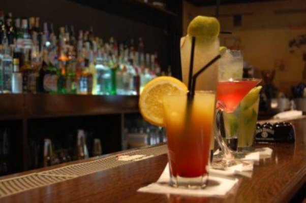 Profesorii din Mangalia, răsfăţaţi de primarul Radu cu cocktailuri